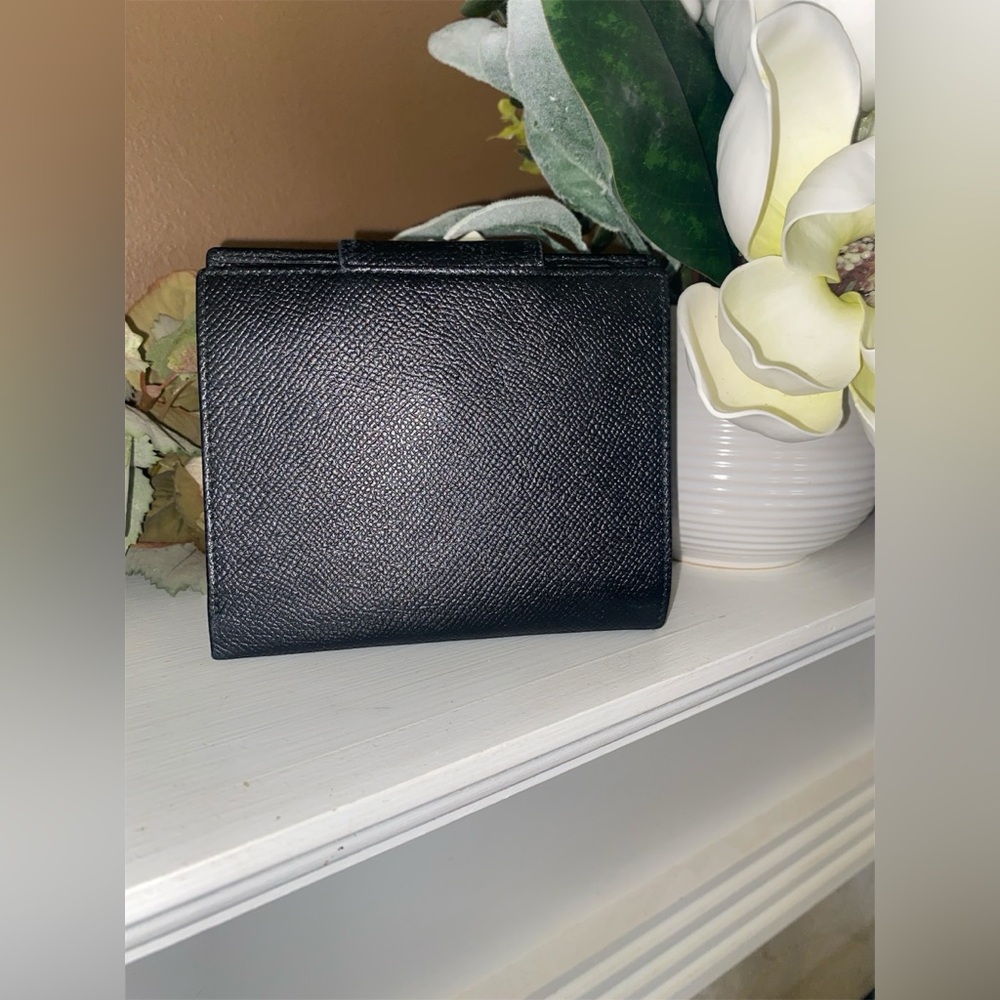 BVLGARI Black Leather Bifold Unisex Wallet - Picture 2 of 10